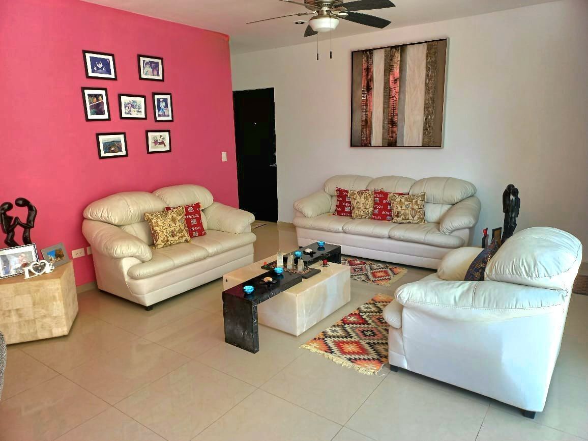 EN VENTA CASA EN MONTEBELLO, MÉRIDA