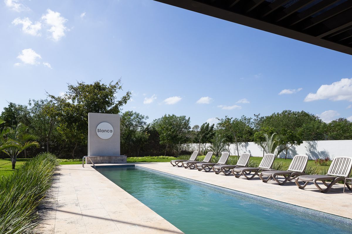 EN VENTA CASA EN PRIVADA RESIDENCIAL BLANCA, MÉRIDA