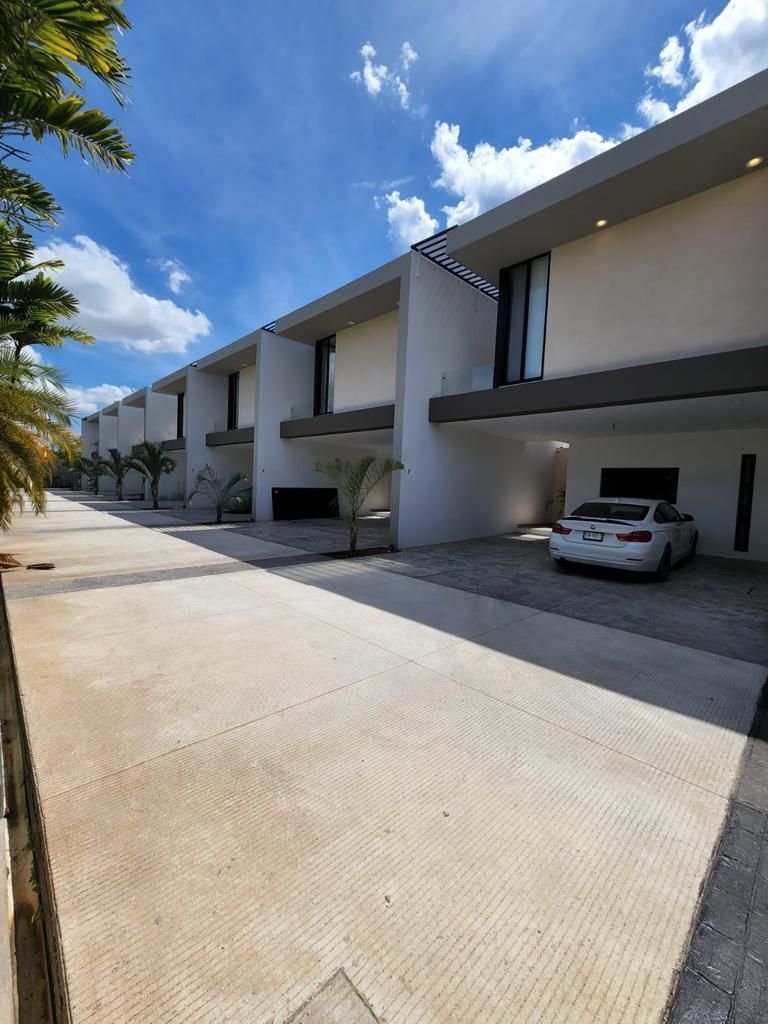 TOWNHOUSE 2 RECÁMARAS AMUEBLADO CON JACUZZI EN TEMOZON, MERIDA