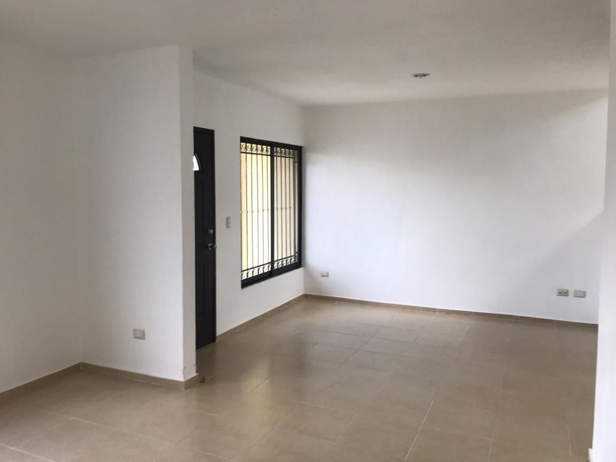 CASA EN RENTA EN PRIVADA EN GRAN SANTA FE, MERIDA