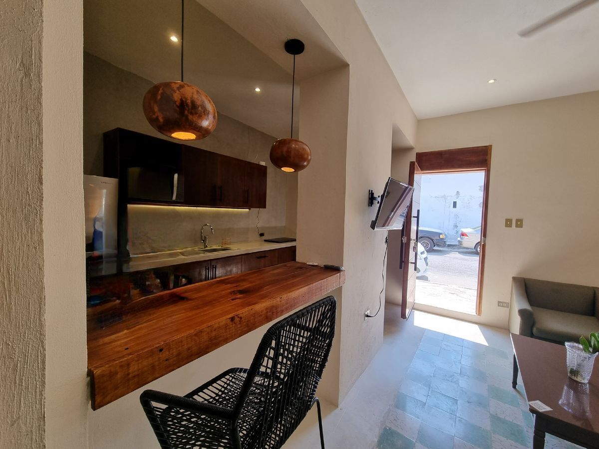 DEPARTAMENTO EN RENTA COMPLETAMENTE AMUEBLADO EN EL CENTRO, MÉRIDA