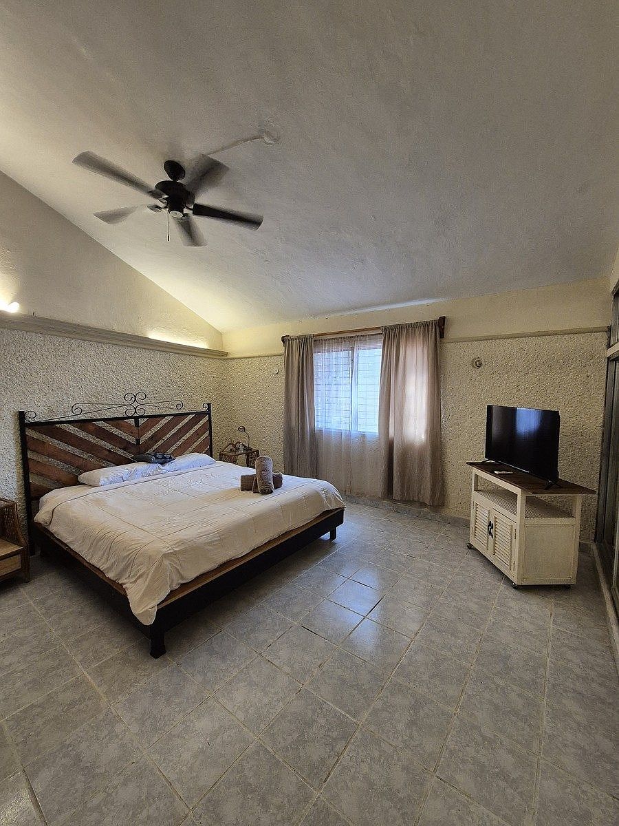 CASA EN RENTA AMUEBLADA EN LA COLONIA GARCIA GINERES, MÉRIDA, CERCA DEL CENTRO