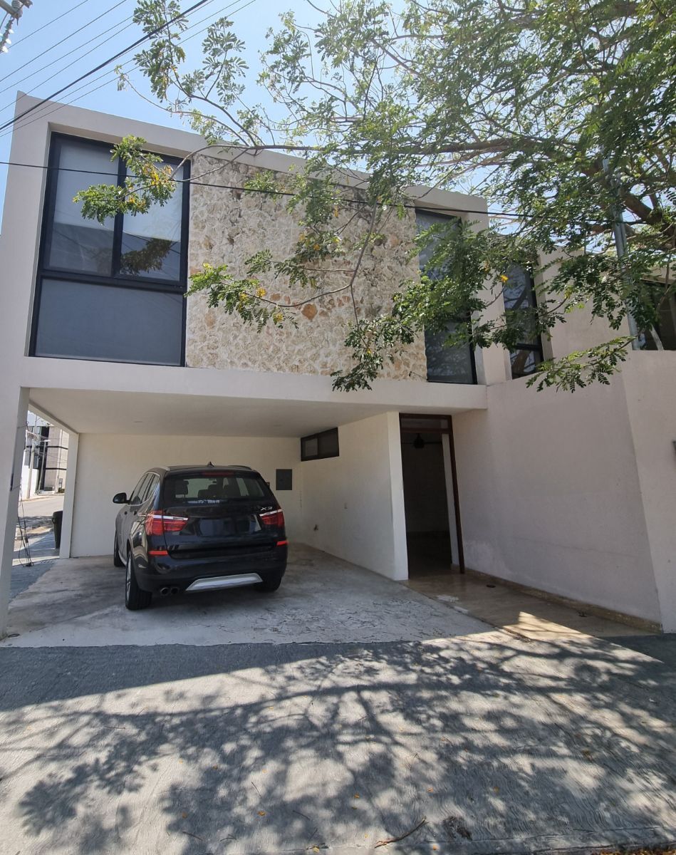 EN RENTA CASA EN MONTES DE AMÉ, MÉRIDA