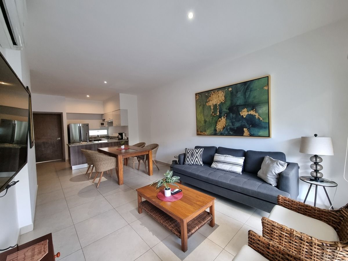 EN RENTA DEPARTAMENTO AMUEBLADO EN VIA MONTEJO, MÉRIDA