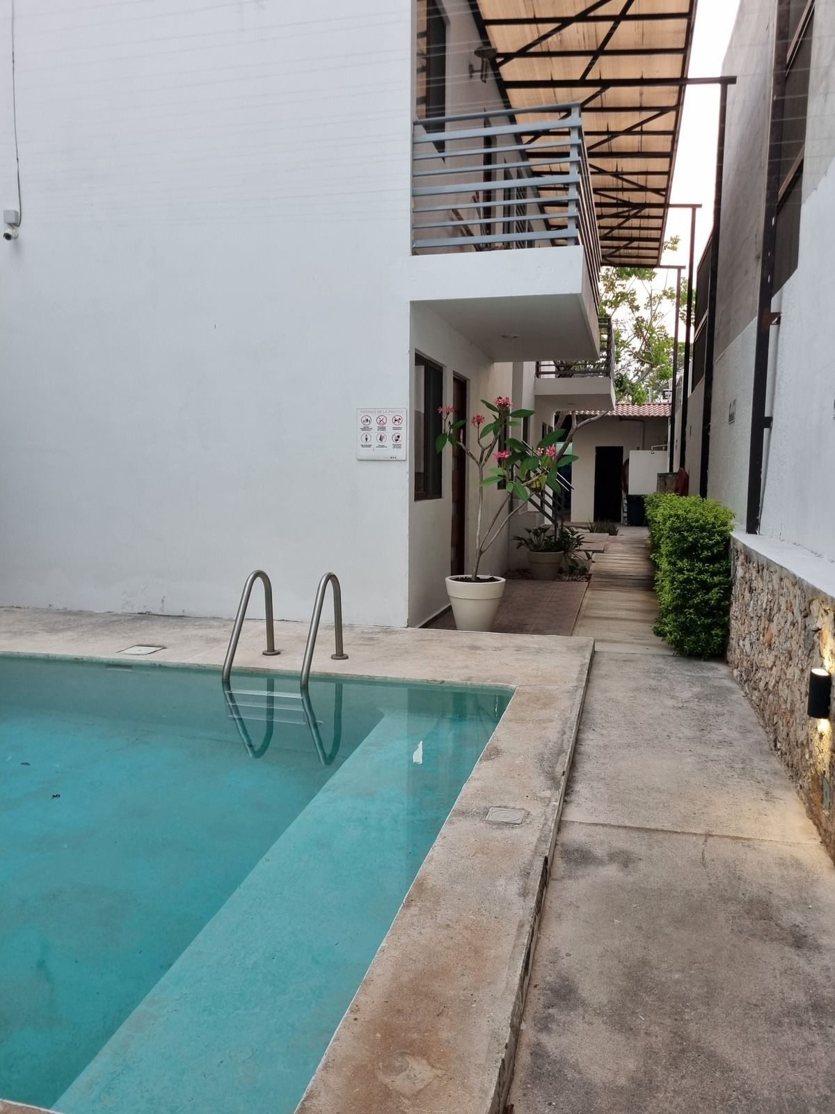 DEPARTAMENTO TIPO ESTUDIO AMUEBLADO EN RENTA, EN EL CENTRO, MÉRIDA