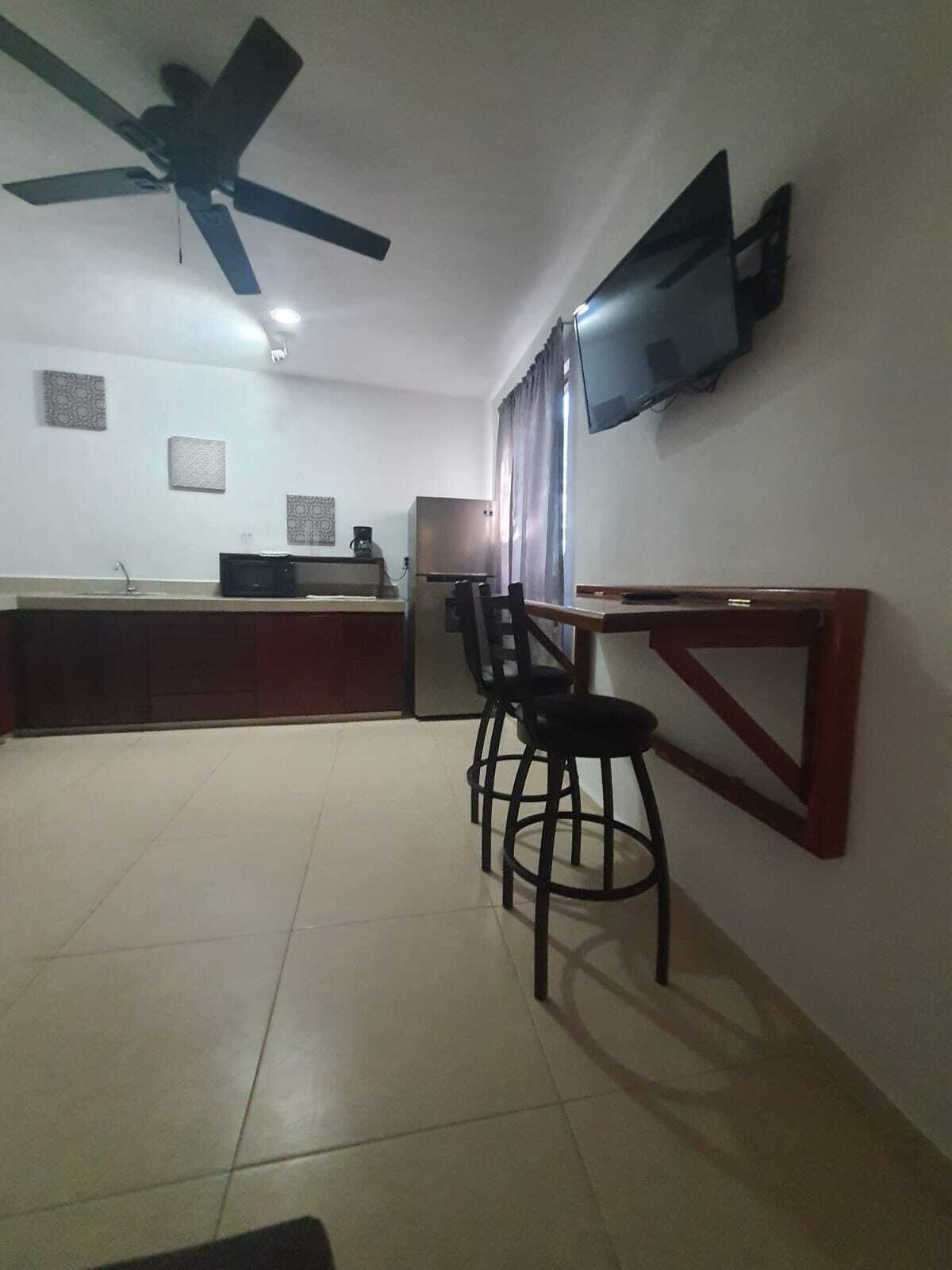 DEPARTAMENTO TIPO ESTUDIO AMUEBLADO EN RENTA, EN EL CENTRO, MÉRIDA