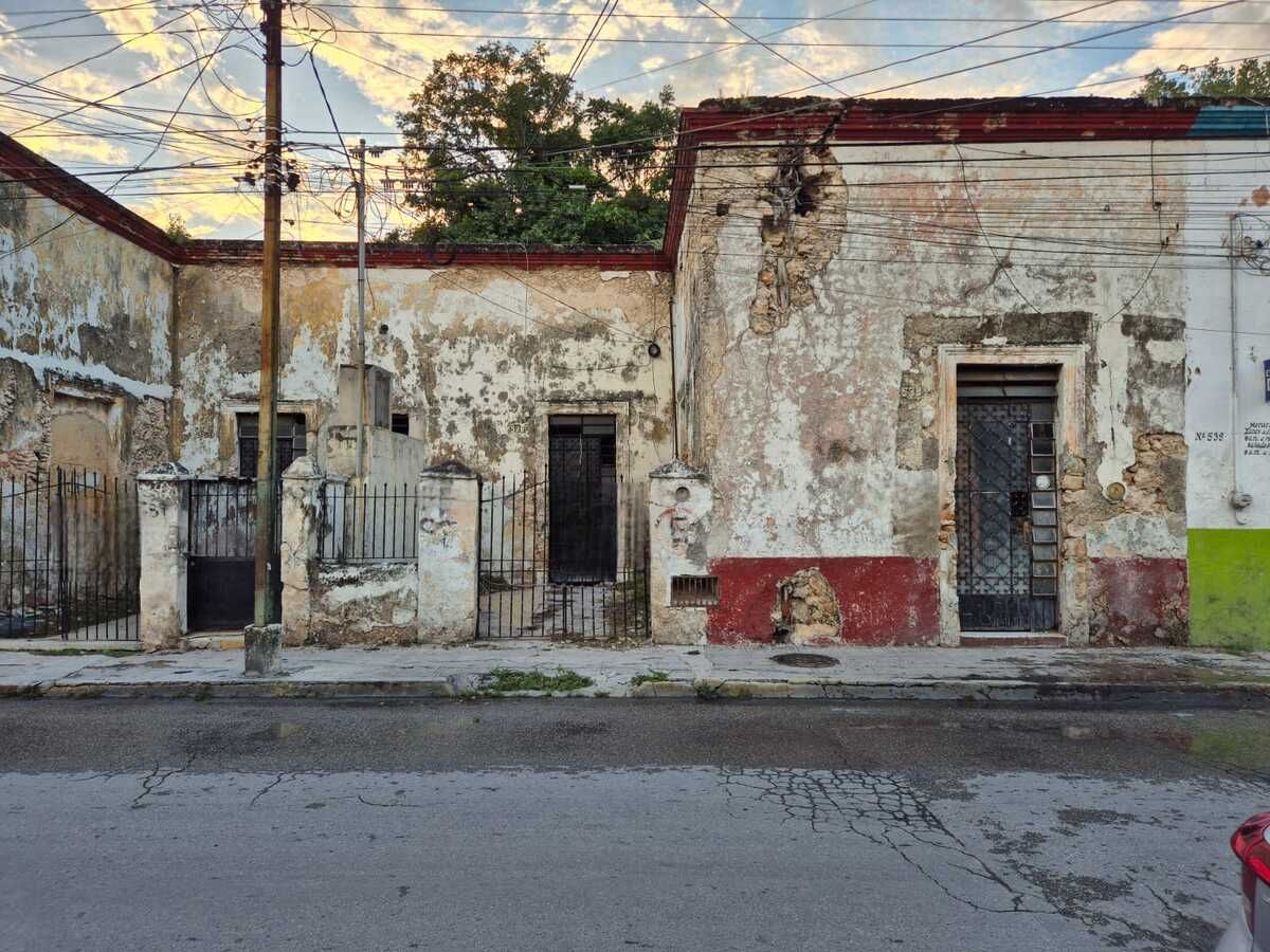 EN VENTA CASA PARA REMODELACION EN EL CENTRO, MERIDA