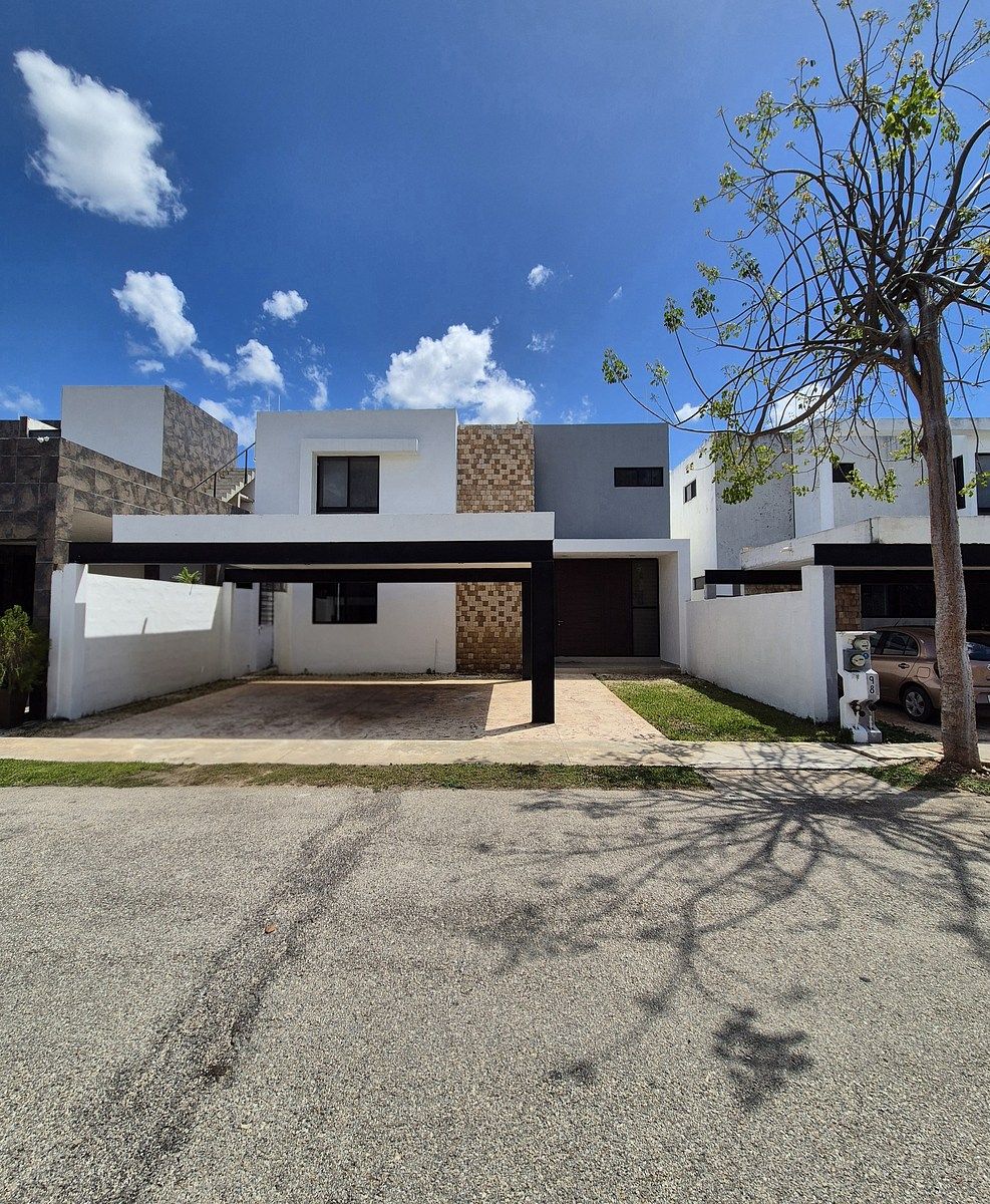 EN RENTA CASA 3 RECÁMARAS CON ALBERCA EN PRIVADA EN CONKAL, MERIDA