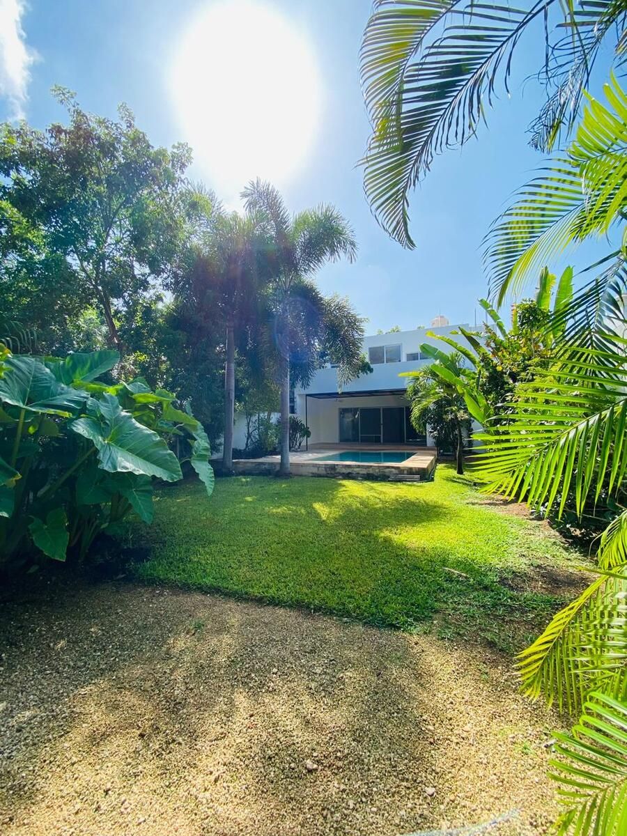CASA DE 4 RECÁMARAS CON ALBERCA EN CHOLUL,  MERIDA