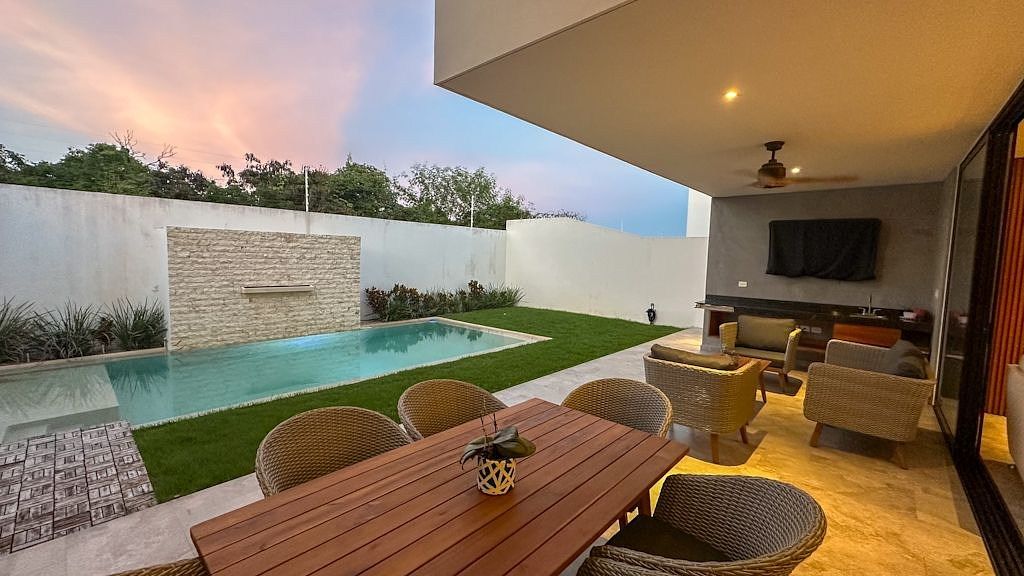 Venta de casa en privada residencial Parque Natura, Cholul, Merida