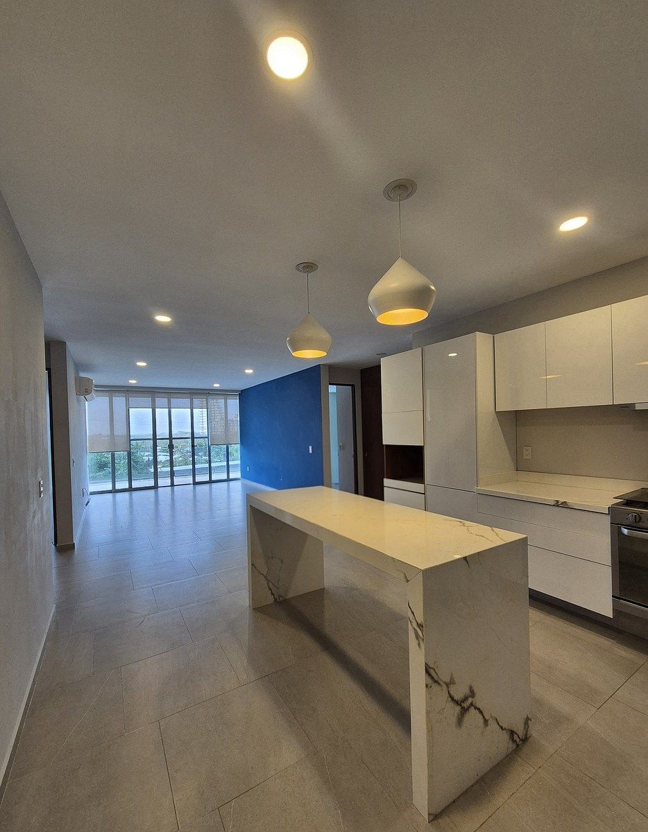 EN RENTA DEPARTAMENTO SIN MUEBLES EN TORRE CON AMENIDADES, MERIDA