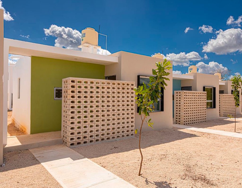 CASA EN VENTA A ESTRENAR AL ORIENTE DE MERIDA | ENTREGA INMEDIATA| 1 PLANTA